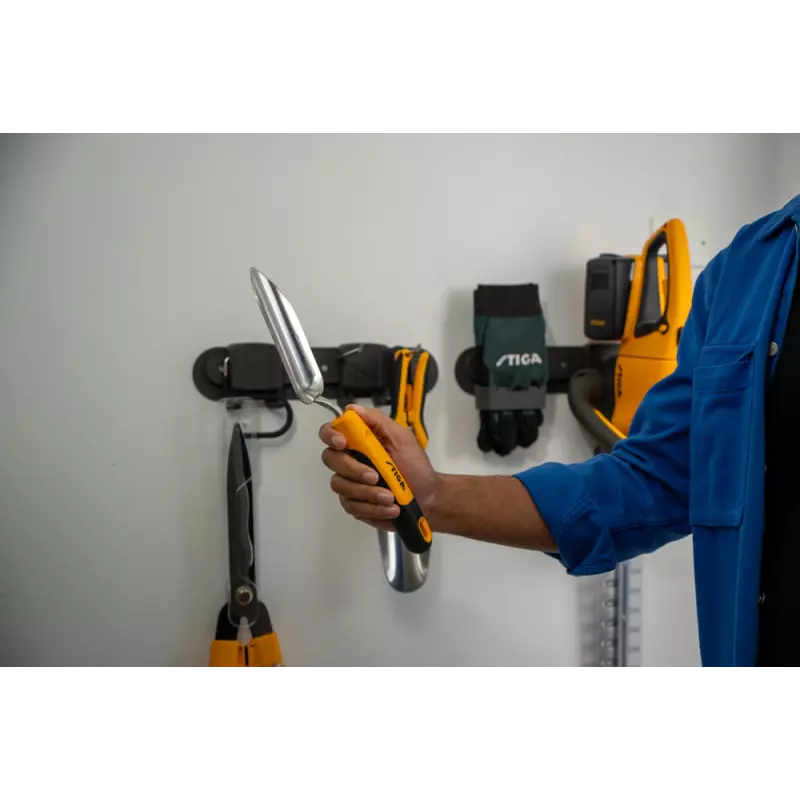 TransplanterTrowel_2H1410001ST1_amb16_web